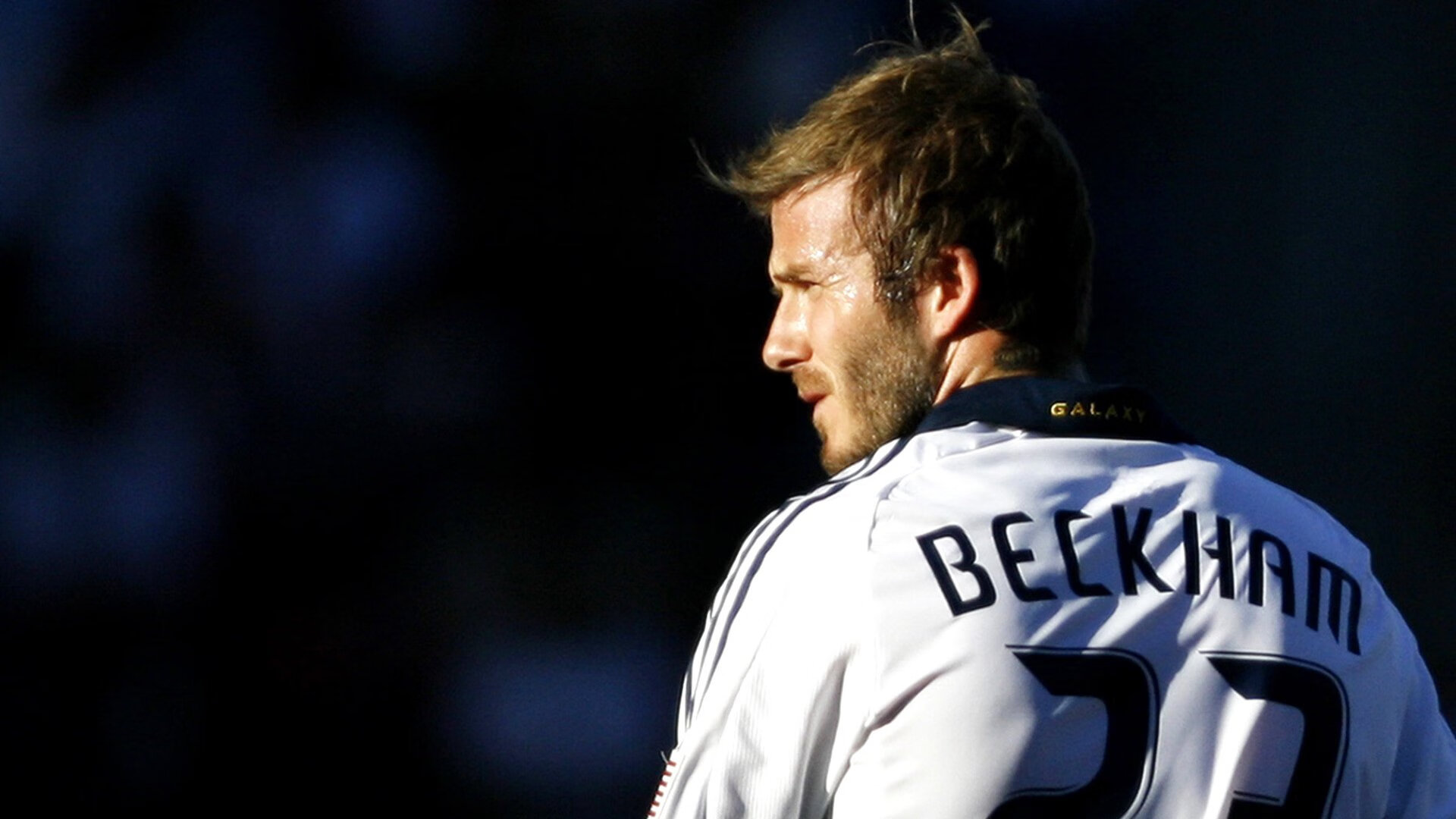 塞维利亚人员众多，勒沃库森外援受限，势均力敌，塞维利亚队