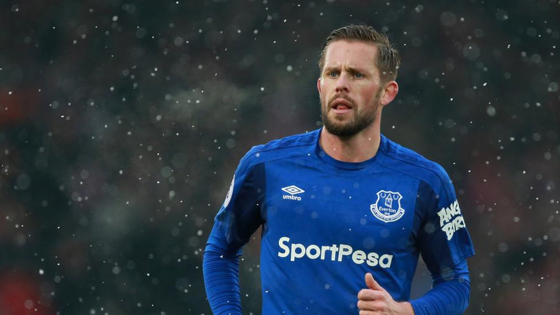 库兹马诺维奇在巴黎奥运会手球比赛中屡次扑救对方单刀球,库兹马出任首发